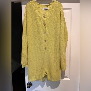 Free People Beach Sweater Romper – NWT
Size: Small